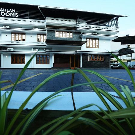 Ahlan Luxury Rooms Kochi Exterior photo