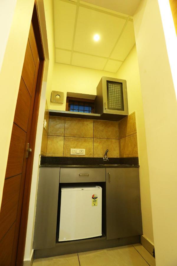 Ahlan Luxury Rooms Kochi Exterior photo